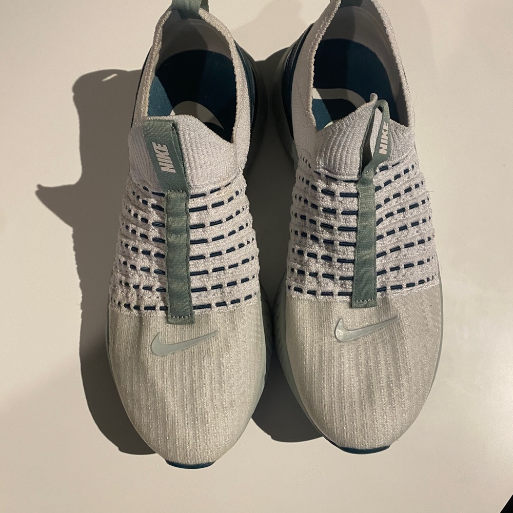 Nike Phantom Run Flyknit